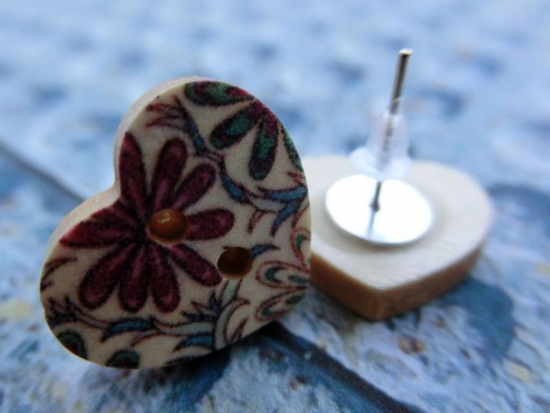 Preview: Holz Herz Knopf Ohrstecker Blumen Margerite Ranke